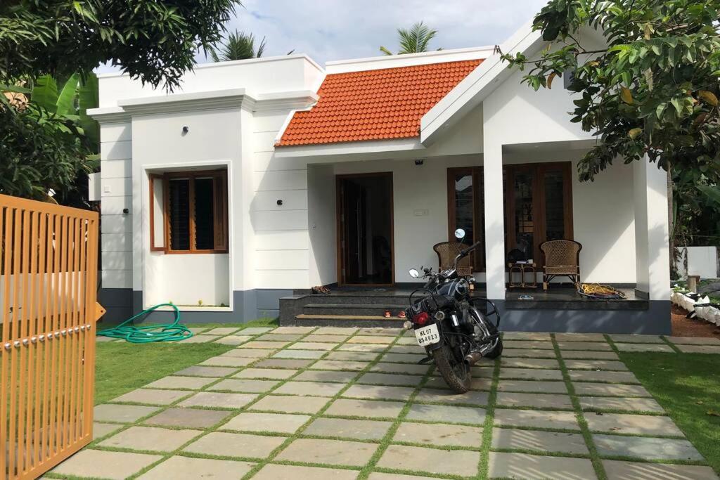 Beautiful Village House With All Facilities. Alappuzha Luaran gambar